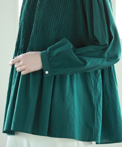 Pao de lo（パオデロ）の「ローンピンタックブラウス（シャツ/ブラウス・レディース・ベージュ/オフホワイト/グリーン・9号/7号）」の7枚目の写真