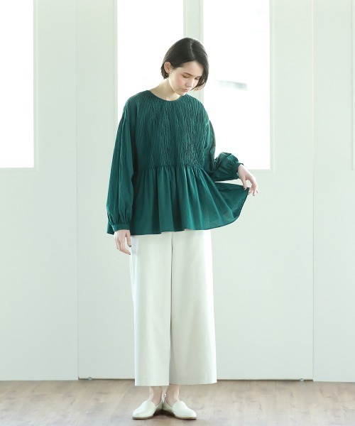 Pao de lo（パオデロ）の「ローンピンタックブラウス（シャツ/ブラウス・レディース・ベージュ/オフホワイト/グリーン・9号/7号）」の10枚目の写真