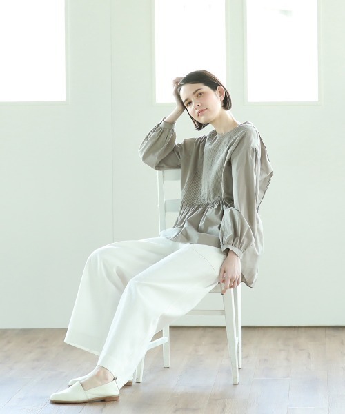 Pao de lo（パオデロ）の「ローンピンタックブラウス（シャツ/ブラウス・レディース・ベージュ/オフホワイト/グリーン・9号/7号）」の14枚目の写真