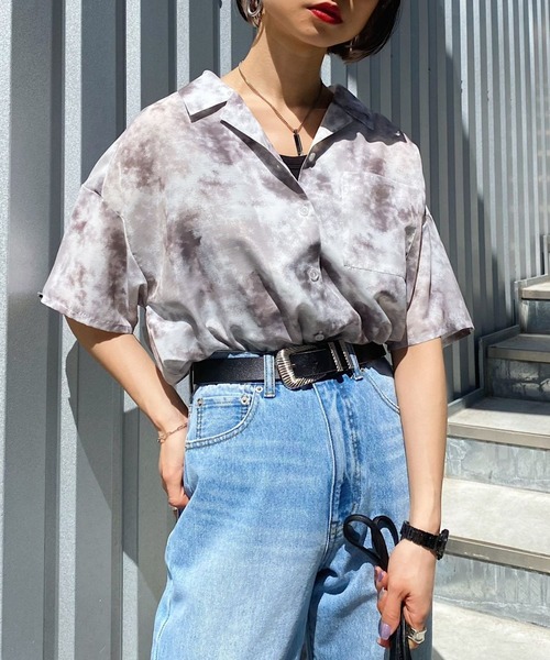 PAGEBOY（ページボーイ）の「シアーグラスプリントシャツ(半袖)（シャツ/ブラウス・レディース・ブラック系その他/グレー系その他/パープル系その他・FREE）」の3枚目の写真