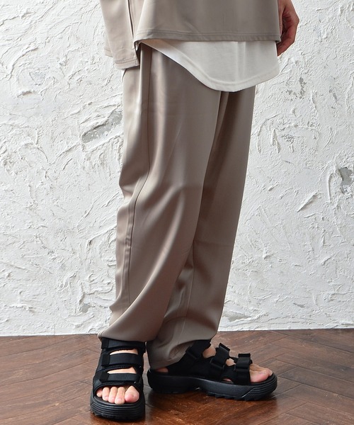 MinoriTY（マイノリティ）の「メンズグロッシー素材ワイドテーパードイージーパンツ（その他パンツ・メンズ・モカ/グレー/ブラック・L/M）」の8枚目の写真