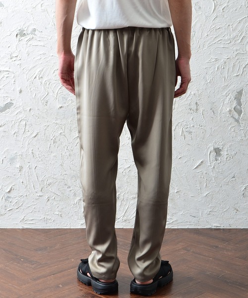 MinoriTY（マイノリティ）の「メンズグロッシー素材ワイドテーパードイージーパンツ（その他パンツ・メンズ・モカ/グレー/ブラック・L/M）」の11枚目の写真