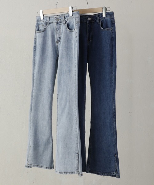 Monocoro toppi（モノコロトッピ）の「スリット入り ストレッチ フレアデニムパンツ（デニムパンツ・レディース・ライトブルー/ブルー・MEDIUM）」の21枚目の写真