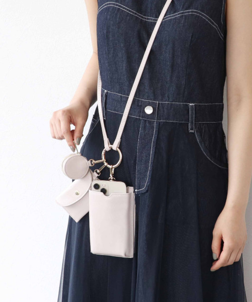 Three Four Time（ｽﾘｰﾌｫｰﾀｲﾑ）の「多機能スマホホルダー（その他小物・レディース・ブラック/アイボリー/ベージュ・FREE）」の2枚目の写真