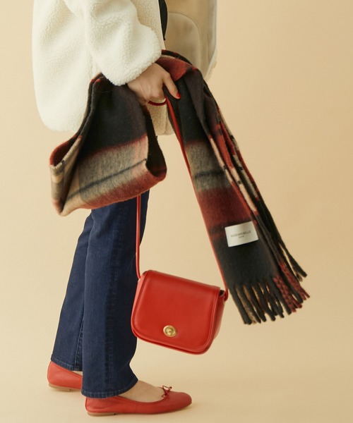 MADEMOISELLE ROPE'（マドモアゼル ロペ）の「【一部WEB限定】ブークレーボリュームチェックストール（ストール/ショール・レディース・ブラック系その他/ブルー系その他/イエロー系その他・FREE）」の2枚目の写真