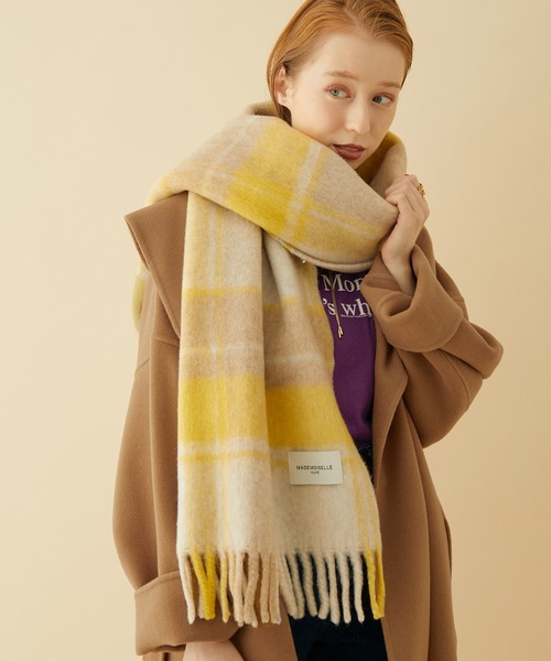 MADEMOISELLE ROPE'（マドモアゼル ロペ）の「【一部WEB限定】ブークレーボリュームチェックストール（ストール/ショール・レディース・ブラック系その他/ブルー系その他/イエロー系その他・FREE）」の3枚目の写真