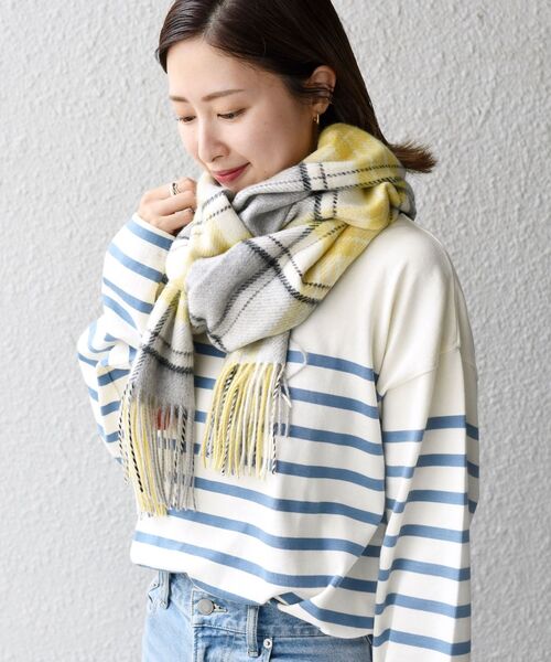 SHIPS(シップス)の「チェックカシミヤストール 21FW◆(ストール/ショール・レディース・ライトグレー/ベージュ/ナチュラル・ONE SIZE)」の11枚目の写真