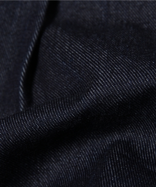 EDIFICE（エディフィス）の「◇PRODUCT F レフトデニム 1タッククロップドパンツ（デニムパンツ・メンズ・ネイビー・42/46/48/44/50）」の2枚目の写真