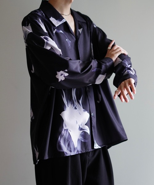 NILWAY（ニルウェイ）の「-Lily- Highest Decin Oversize Shirts/花柄オープンカラーシャツ（シャツ/ブラウス・メンズ・ブラック×レッド/ホワイト×ブラック/グレー系/ホワイト×パープル/ブルー系/ブラック×ホワイト・MEDIUM/SMALL/LARGE）」の3枚目の写真