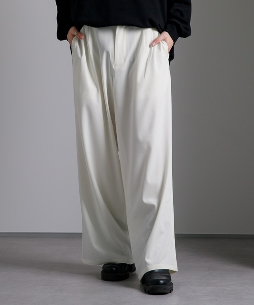 Adoon plain（アドーンプレーン）の「【Adoon plain】ワイドスラックス（スラックス・メンズ・レッド/オフホワイト/サックスブルー・SMALL/MEDIUM/LARGE）」の2枚目の写真