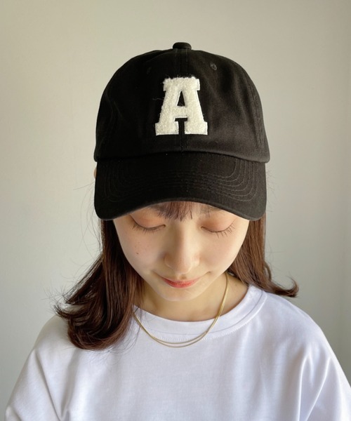 CLEA（クレア）の「【全15柄】アルファベットロゴ刺繍キャップ◇（キャップ・レディース・ブルー系その他/ブラック系その他2/ブラック系その他3/グレー系その他3/ベージュ系その他2/ベージュ系その他3/ベージュ系その他5/グリーン系その他5/グリーン系その他6/ブルー系その他2/ブルー系その他3/ベージュ系その他/グリーン系その他/ブラック系その他/グレー系その他・FREE）」の3枚目の写真