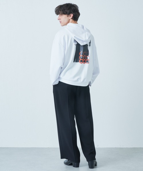 Lui's（ルイス）の「TAKE OVER プリントフーディー（パーカー・メンズ・ホワイト/ブラック/ロイヤルブルー・SMALL/MEDIUM）」の4枚目の写真