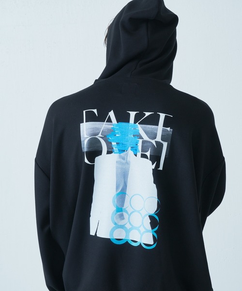 Lui's（ルイス）の「TAKE OVER プリントフーディー（パーカー・メンズ・ホワイト/ブラック/ロイヤルブルー・SMALL/MEDIUM）」の13枚目の写真