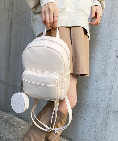 one after another NICE CLAUP(ワンアフターアナザーナイスクラップ)の「ミニポーチ付きミニリュック(バックパック/リュック・レディース・オフホワイト/ブラック・ONE SIZE)」の1枚目の写真