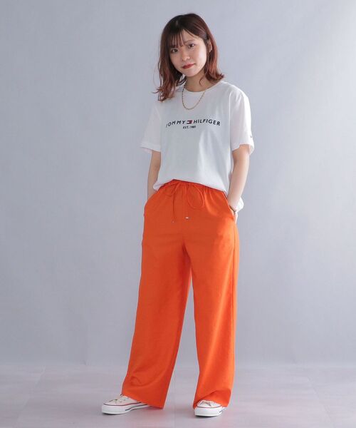 TOMMY HILFIGER(トミーヒルフィガー)の「*TOMMY HILFIGER: CORE TOMMY LOGO TEE(Tシャツ/カットソー・メンズ・ホワイト/ネイビー・MEDIUM/LARGE/X-LARGE/XX-LARGE)」の4枚目の写真