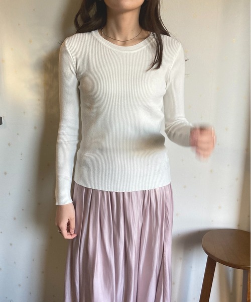Loco Ocean(ロコオーシャン)の「シンプル クルーネックニットトップス(ニット/セーター・レディース・ホワイト/ブラック/イエロー/ブルー/テラコッタ・FREE)」の6枚目の写真