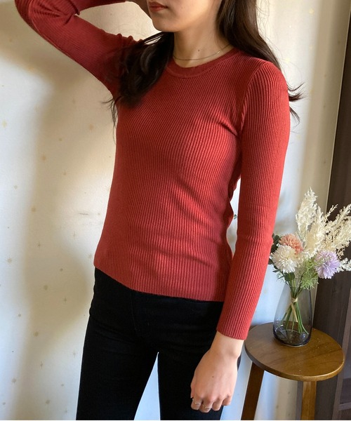 Loco Ocean(ロコオーシャン)の「シンプル クルーネックニットトップス(ニット/セーター・レディース・ホワイト/ブラック/イエロー/ブルー/テラコッタ・FREE)」の8枚目の写真