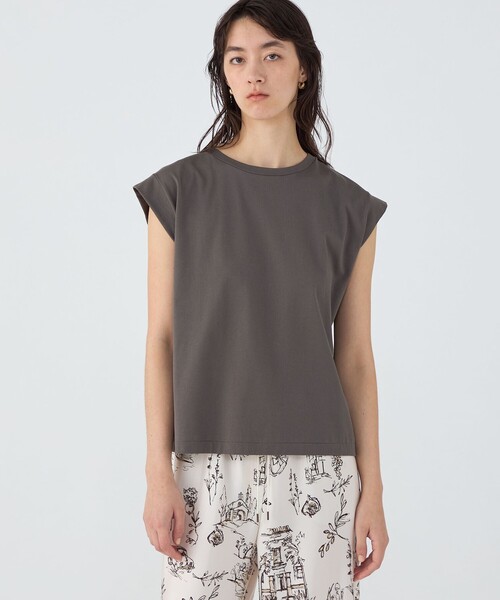 TOMORROWLAND collection(トゥモローランドコレクション)の「スーピマコットンジャージー フレンチスリーブプルオーバー(Tシャツ/カットソー・レディース・ホワイト/チャコールグレー/イエロー/ライトピンク/ブルー/ネイビー/ブラウン・S)」の13枚目の写真