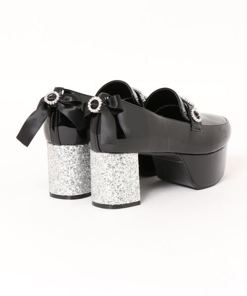 Swankiss(スワンキス)の「EV enamel loafer(サンダル・レディース・グレー/ブラック・MEDIUM/LARGE)」の4枚目の写真