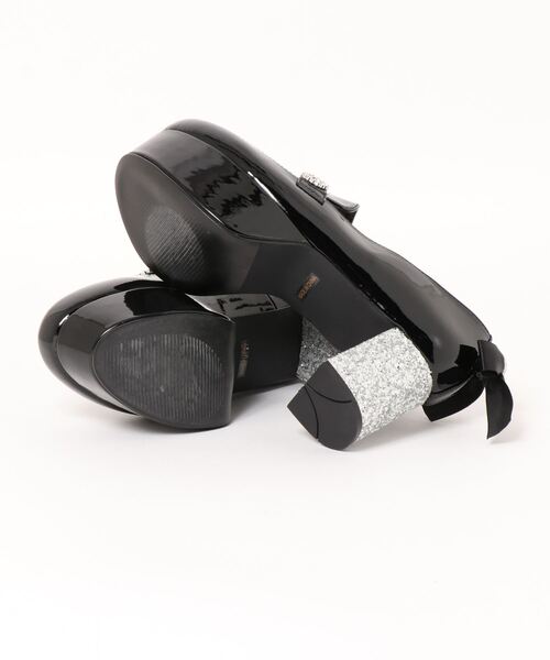 Swankiss(スワンキス)の「EV enamel loafer(サンダル・レディース・グレー/ブラック・MEDIUM/LARGE)」の3枚目の写真