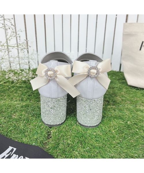 Swankiss(スワンキス)の「EV enamel loafer(サンダル・レディース・グレー/ブラック・MEDIUM/LARGE)」の7枚目の写真