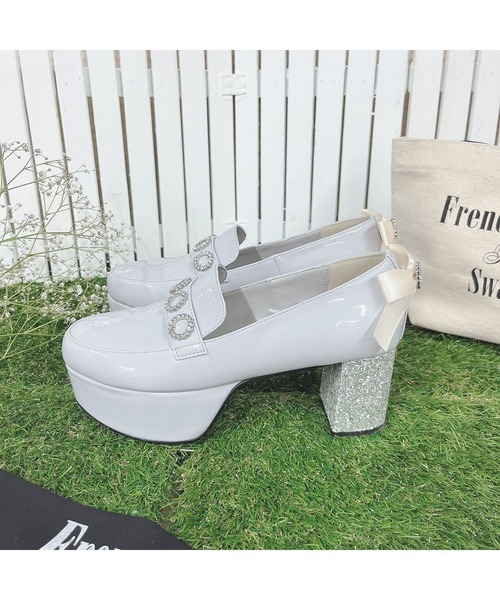 Swankiss(スワンキス)の「EV enamel loafer(サンダル・レディース・グレー/ブラック・MEDIUM/LARGE)」の6枚目の写真