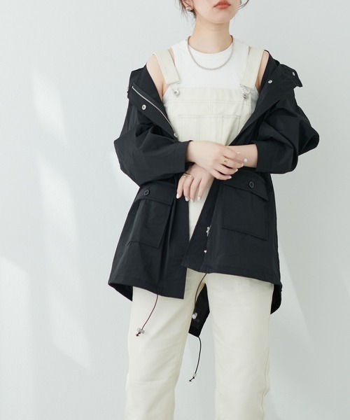 natural couture(ナチュラルクチュール)の「トレンド顔◎春めきアウター ほんわりシアーマンパ(マウンテンパーカー・レディース・オフホワイト/ブラック/サックスブルー/ベージュ・FREE)」の1枚目の写真