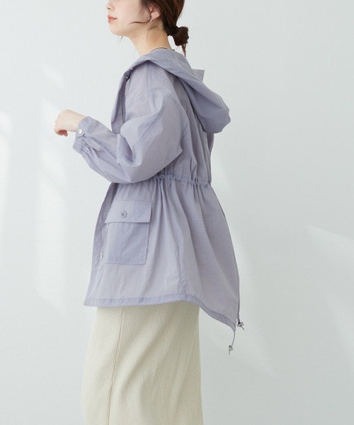 natural couture(ナチュラルクチュール)の「トレンド顔◎春めきアウター ほんわりシアーマンパ(マウンテンパーカー・レディース・オフホワイト/ブラック/サックスブルー/ベージュ・FREE)」の16枚目の写真