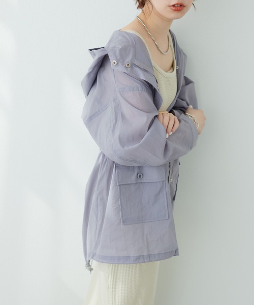 natural couture(ナチュラルクチュール)の「トレンド顔◎春めきアウター ほんわりシアーマンパ(マウンテンパーカー・レディース・オフホワイト/ブラック/サックスブルー/ベージュ・FREE)」の13枚目の写真