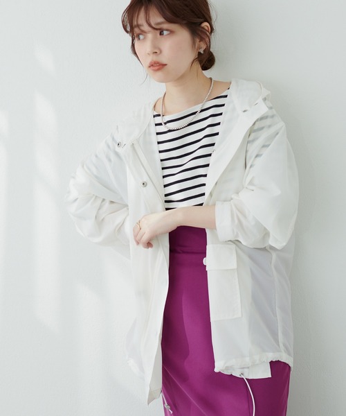natural couture(ナチュラルクチュール)の「トレンド顔◎春めきアウター ほんわりシアーマンパ(マウンテンパーカー・レディース・オフホワイト/ブラック/サックスブルー/ベージュ・FREE)」の22枚目の写真