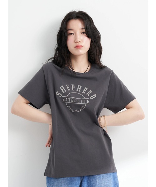 earth music&ecology（アースミュージックアンドエコロジー）の「アソートプリントＴシャツ（Tシャツ/カットソー・レディース・チャコールグレー/ベージュ/オフホワイト/ライトグリーン・FREE）」の6枚目の写真