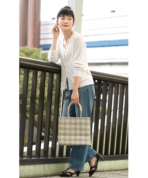 zootie（ズーティー）の「さらっと薄手で快適 UVカットカーディガン（カーディガン/ボレロ・レディース・ネイビー/杢グレー/ライトブルー/オフホワイト/ライトイエロー/ベージュ/ライトカーキ/ブラック/モカ/スモークピンク/ラベンダー/ミント・L-XL/M-L）」の20枚目の写真