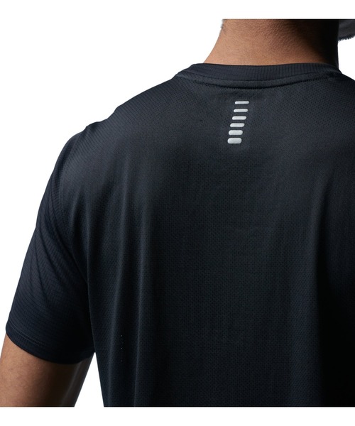 UNDER ARMOUR(アンダーアーマー)の「UAスピードストライド メッシュ ショートスリーブ Tシャツ グラフィック(ランニング/メンズ)(Tシャツ/カットソー・メンズ・ブラック/ホワイト・S/3XL/L/XXL/XL/M)」の13枚目の写真