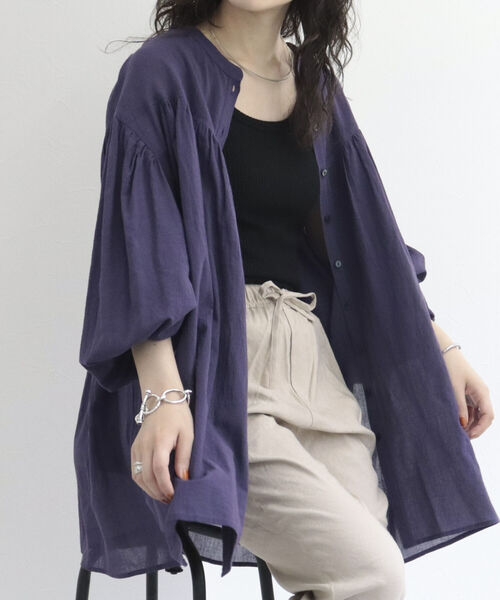 fredy emue（フレディエミュ）の「ボリューム袖ブラウス（シャツ/ブラウス・レディース・ライトブルー/オフホワイト/パープル/レッド・38）」の3枚目の写真