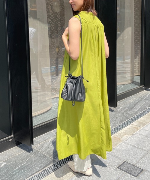 StyleSea（スタイルシー）の「スラブジョーゼットギャザージレワンピース（ワンピース・レディース・ホワイト/ブラック/ベージュ/オリーブ・MEDIUM）」の6枚目の写真