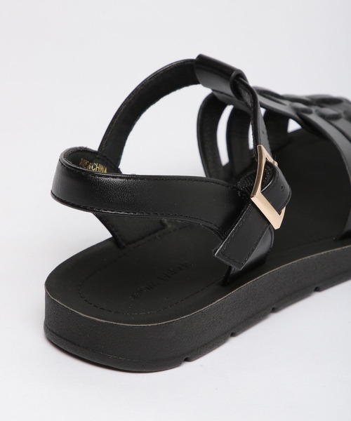 GLOBAL WORK(グローバルワーク)の「らくっションマエアキグルカ/272454(サンダル・レディース・アイボリー/ブラック・SMALL/MEDIUM/LARGE)」の4枚目の写真