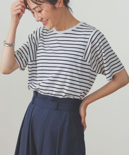 BEAMS HEART（ビームスハート）の「BEAMS HEART / 変形アームホール ボーダープルオーバー（Tシャツ/カットソー・レディース・ブラック/オフホワイト/オリーブ・FREE）」の5枚目の写真