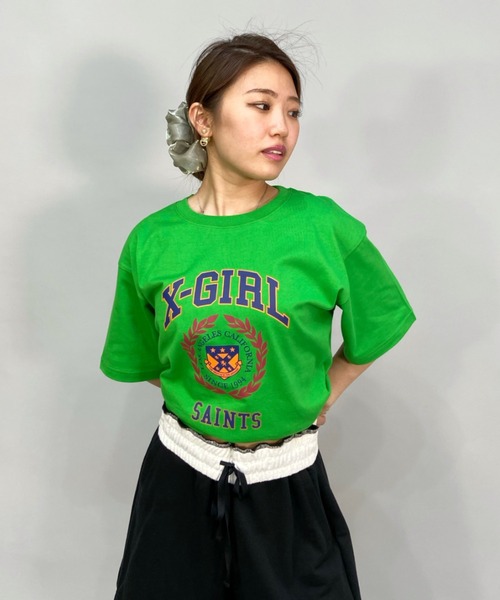 X-girl（エックスガール）の「【ムラサキスポーツ別注】X-GIRL/エックスガール  ビッグシルエット/オーバーサイズ/カレッジ風ロゴTシャツ   105221011022（Tシャツ/カットソー・レディース・ホワイト/ブラック/ベージュ/グレー/グリーン・M/L/XL）」の5枚目の写真