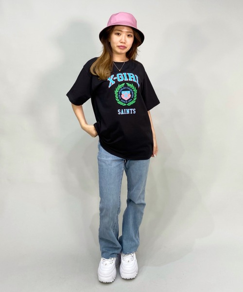 X-girl（エックスガール）の「【ムラサキスポーツ別注】X-GIRL/エックスガール  ビッグシルエット/オーバーサイズ/カレッジ風ロゴTシャツ   105221011022（Tシャツ/カットソー・レディース・ホワイト/ブラック/ベージュ/グレー/グリーン・M/L/XL）」の12枚目の写真