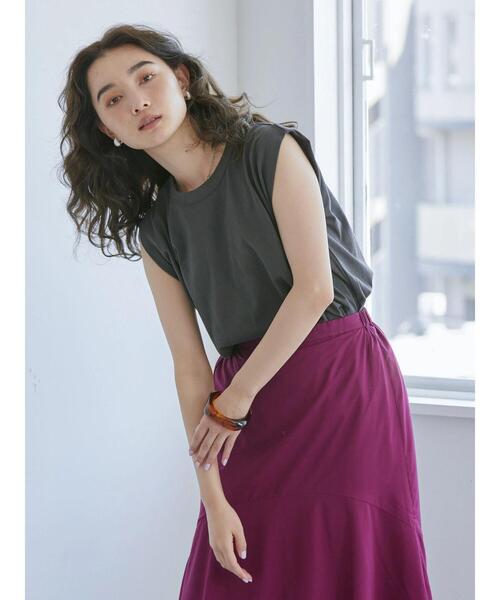 AMERICAN HOLIC（アメリカンホリック）の「ショルダータックフレンチスリーブカットプルオーバー（Tシャツ/カットソー・レディース・チャコールグレー/ベージュ/オフホワイト/ブルー・M/L）」の6枚目の写真