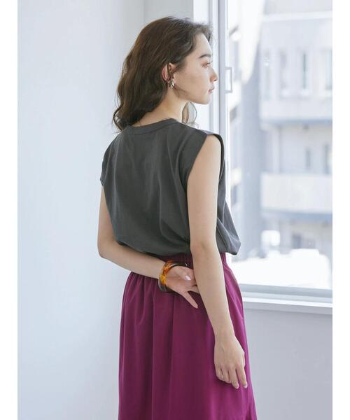 AMERICAN HOLIC（アメリカンホリック）の「ショルダータックフレンチスリーブカットプルオーバー（Tシャツ/カットソー・レディース・チャコールグレー/ベージュ/オフホワイト/ブルー・M/L）」の20枚目の写真