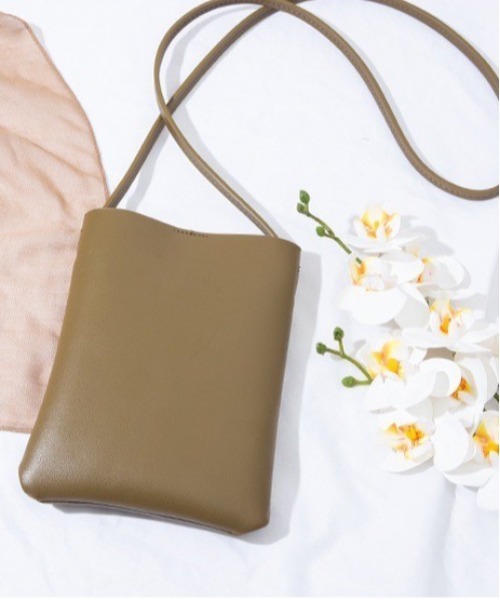 Dream garden(ドリームガーデン)の「0’s ミニショルダーバッグ・ポーチ(ショルダーバッグ・レディース・カーキ/イエロー/アイボリー/ブラウン/ブラック・FREE)」の1枚目の写真