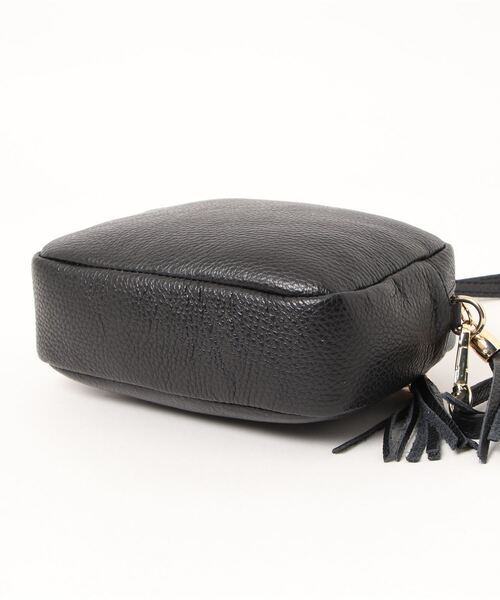 Doux archives（ドゥアルシーヴ）の「タッセル付きミニショルダーバッグ（ショルダーバッグ・レディース・ブラック/アイボリー/ダークブルー・FREE）」の5枚目の写真