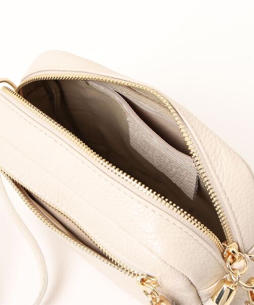 Doux archives（ドゥアルシーヴ）の「タッセル付きミニショルダーバッグ（ショルダーバッグ・レディース・ブラック/アイボリー/ダークブルー・FREE）」の8枚目の写真