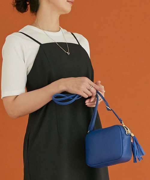 Doux archives（ドゥアルシーヴ）の「タッセル付きミニショルダーバッグ（ショルダーバッグ・レディース・ブラック/アイボリー/ダークブルー・FREE）」の9枚目の写真