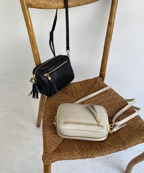 Doux archives（ドゥアルシーヴ）の「タッセル付きミニショルダーバッグ（ショルダーバッグ・レディース・ブラック/アイボリー/ダークブルー・FREE）」の12枚目の写真