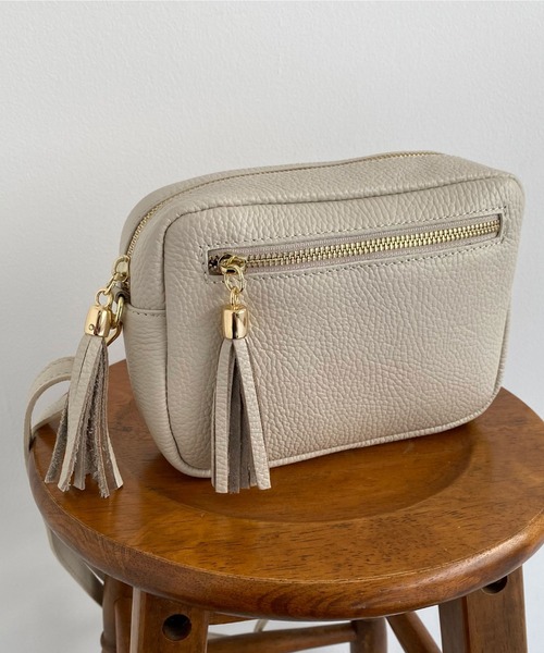 Doux archives（ドゥアルシーヴ）の「タッセル付きミニショルダーバッグ（ショルダーバッグ・レディース・ブラック/アイボリー/ダークブルー・FREE）」の15枚目の写真