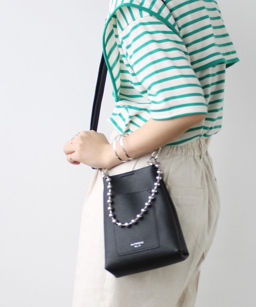 GeeRA（ジーラ）の「ボールチェーン2WAYミニバッグ（ショルダーバッグ・レディース・ブラック/アイボリー/オレンジ/ブルー・FREE）」の3枚目の写真