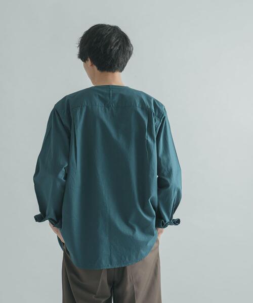 FORK&SPOON(フォークアンドスプーン)の「FORK&SPOON ノーカラーロングスリーブシャツ(シャツ/ブラウス・メンズ・ベージュ系その他/グリーン系その他・4/5)」の5枚目の写真