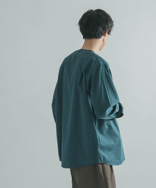 FORK&SPOON(フォークアンドスプーン)の「FORK&SPOON ノーカラーロングスリーブシャツ(シャツ/ブラウス・メンズ・ベージュ系その他/グリーン系その他・4/5)」の6枚目の写真